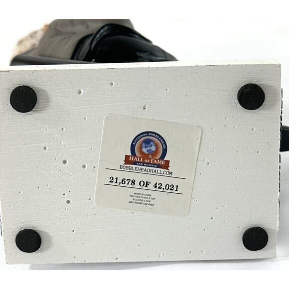 Bernie Sanders Sitting Bobblehead 2021 Inauguration Day Limited Edition #21678 - Picture 6 of 6